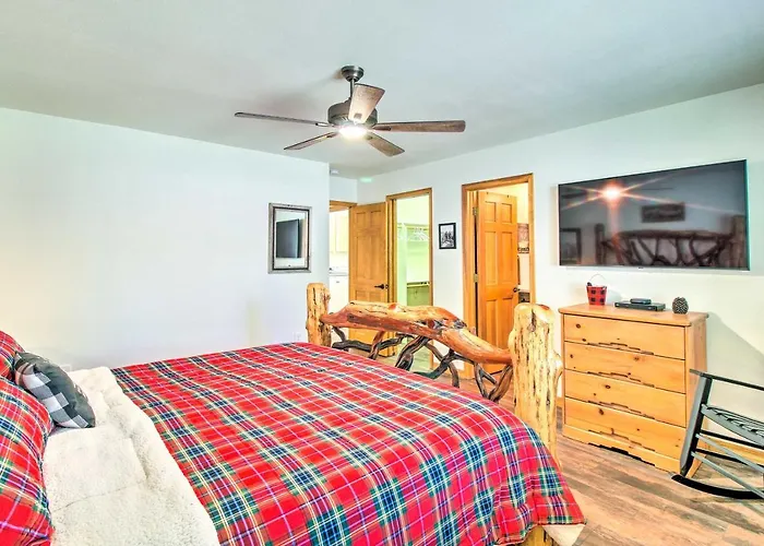 Holiday home Pinetop Retreat W/ Fire Pit & Game Room! *