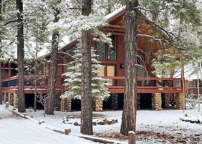 Pinetop Retreat W/ Fire Pit & Game Room! *
