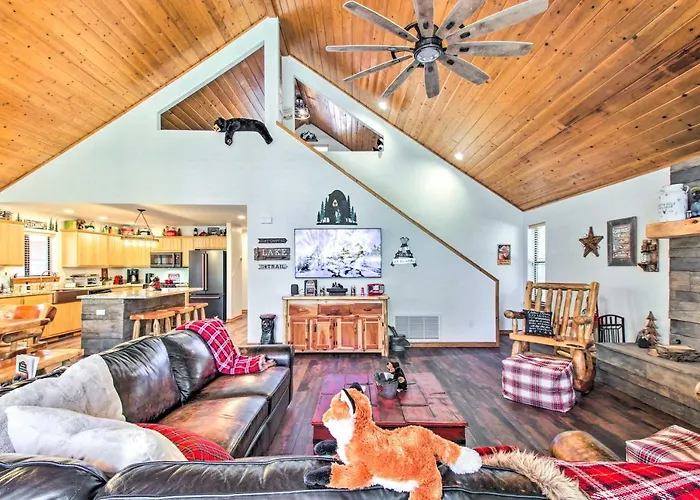 Holiday home Pinetop Retreat W/ Fire Pit & Game Room! *