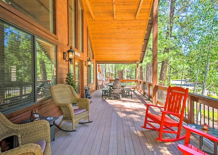 Pinetop Retreat W/ Fire Pit & Game Room! Holiday home