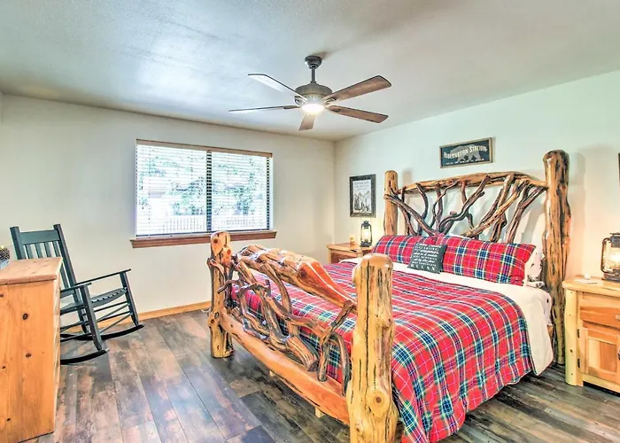 Pinetop Retreat W/ Fire Pit & Game Room! Holiday home *