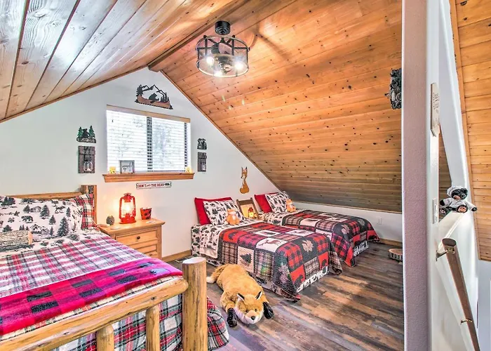 Pinetop Retreat W/ Fire Pit & Game Room! *